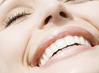 Самые эффективные методы отбеливания зубов
