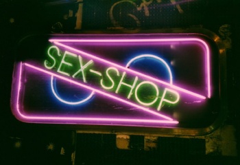 Интим-магазины, как средство сексуального раскрепощения