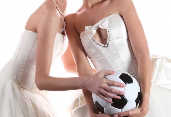 Как выйти замуж за футболиста