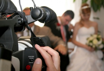 Как выбрать видеооператора на свадьбу?
