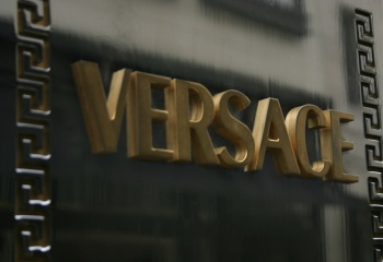 Модный Дом Versace