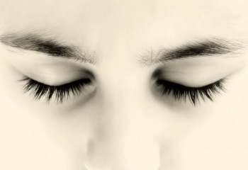 Пальминг: метод лечения глаз и восстановления зрения Бейтса
