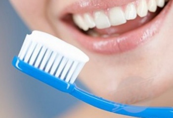 Отбеливающие зубные пасты: виды, действие