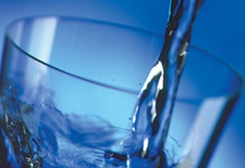 Минеральная вода: состав, виды, польза для здоровья