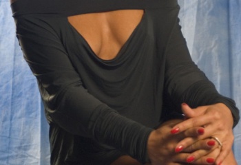 Блузки и рубашки: как подчеркнуть красоту тела