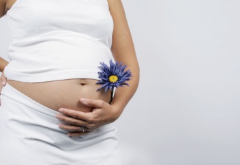 Растяжки при беременности: как предотвратить и бороться с ними