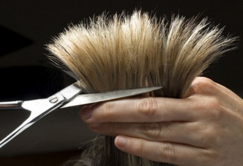 Секутся волосы: как предотвратить и восстановить