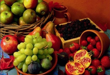 Всё о калорийности фруктов, ягод и орехов