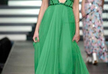 Макияж под зеленое платье