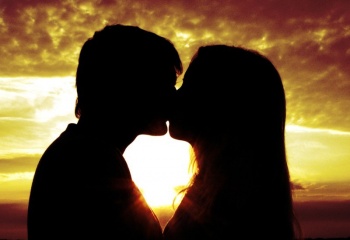 Десять малоизвестных фактов о поцелуях