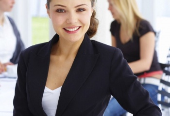 Соответствовать должности: женская офисная мода