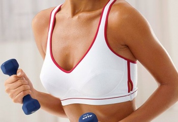 Упражнения для упругой груди