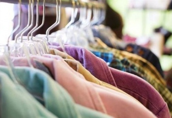 Распродажа женской одежды: плюсы и минусы