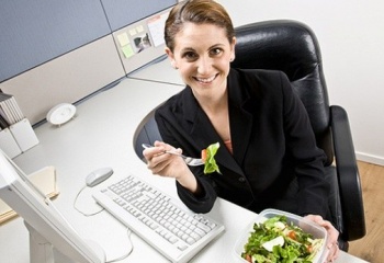Офисная диета: как сохранить фигуру в офисной обстановке
