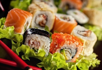 Суши и роллы: полезна ли японская кухня?