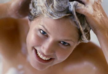 Правильное мытье волос: условие их красоты