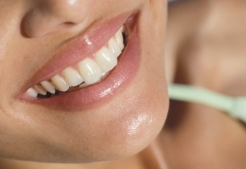 Вредно ли отбеливать зубы?
