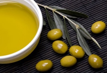 Оливковое масло на защите кожи лица и рук 