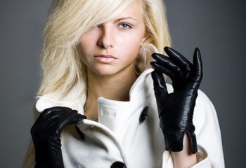 Зимние перчатки для модной девушки