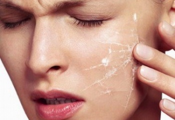 Очищение сухой кожи лица