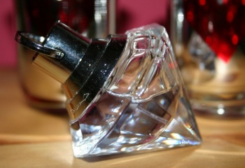 Как наносить парфюм