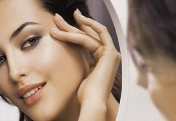 Как нанести легкий макияж 