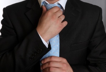 Как завязать узкий галстук