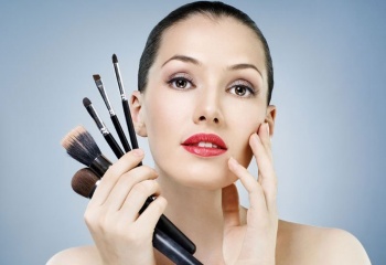 Как научиться делать правильный макияж 