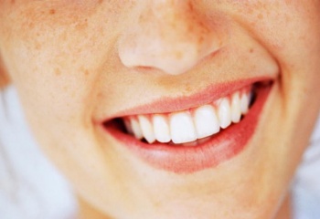 Как сохранить эмаль на зубах 