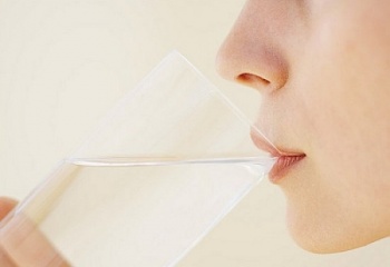 Почему полезно пить воду