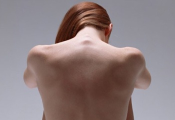 Чистая кожа спины: 3 шага к идеалу