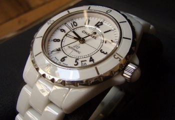 Часы Chanel J12