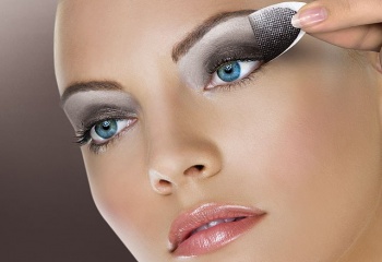 Секреты макияжа для разных глаз