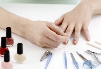 Модный маникюр: как удлинить короткие ногти
