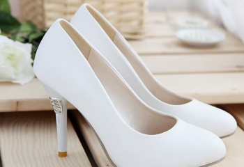 Красота и удобство: выбираем свадебные туфли