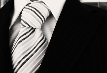 Расшифровка кодов: white tie, black tie и коктейльный дресс-код