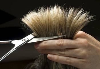 Правильный уход за секущимися кончиками волос