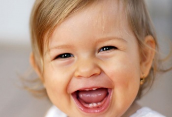 В каком возрасте режутся зубы у детей?