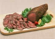  Мясо, запеченное в духовке, сможет приготовить даже начинающая хозяйка 