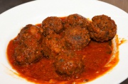  Тушение в подливе делает котлеты еще вкуснее 